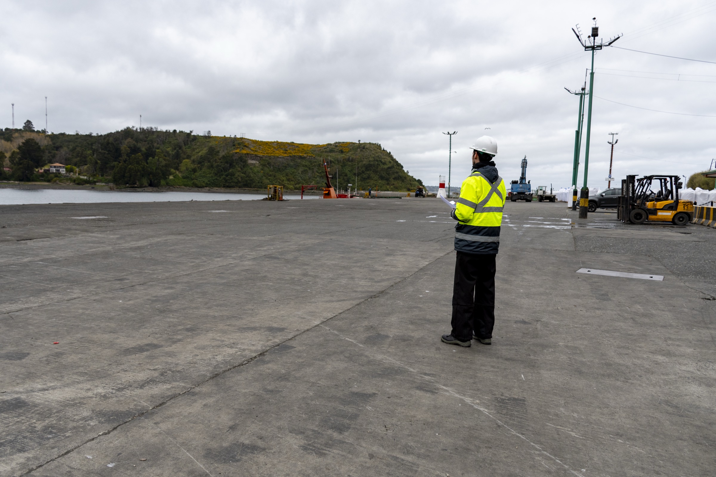 Operarios Transmarko en el muelle